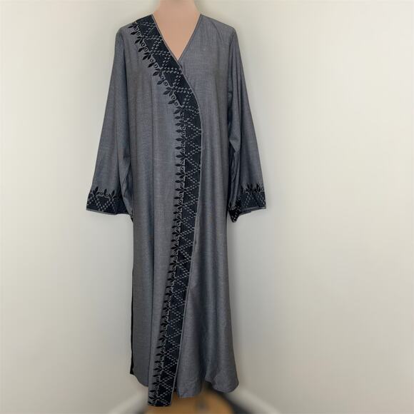 Abaya Jacket One Size Gray Black Embroidered Duster Snap V-Neck Muslim Ethnic - Picture 2 of 7